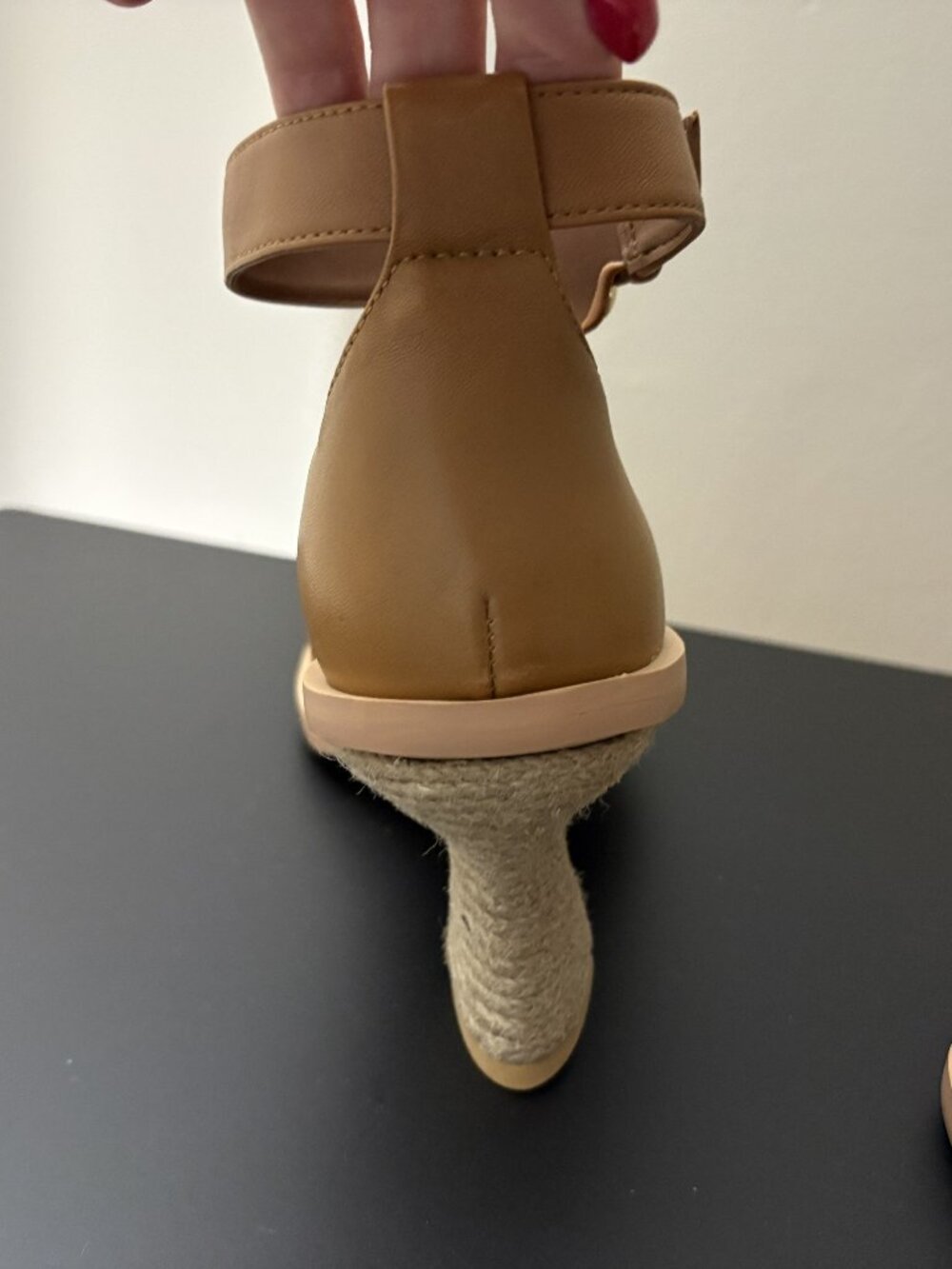 New Aerosoles Calico Tan Leather Ankle Strap Sculpted Heel Sandal Sz 8.5 B - Picture 3 of 6